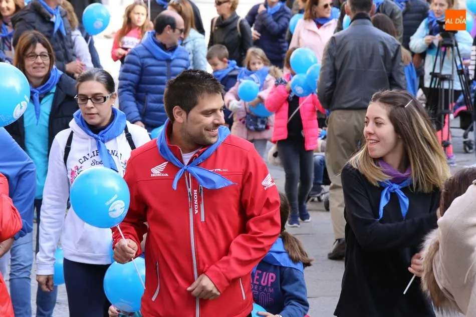 Foto 2 - Medio millar de salmantinos muestran&nbsp;su solidaridad con los diab&eacute;ticos  