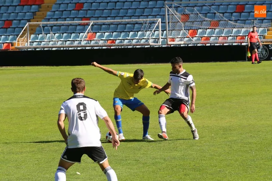 Foto 7 - El Salamanca UDS pone fin a su mala racha con una gran victoria ante Las Palmas Atl&eacute;tico (2-0)