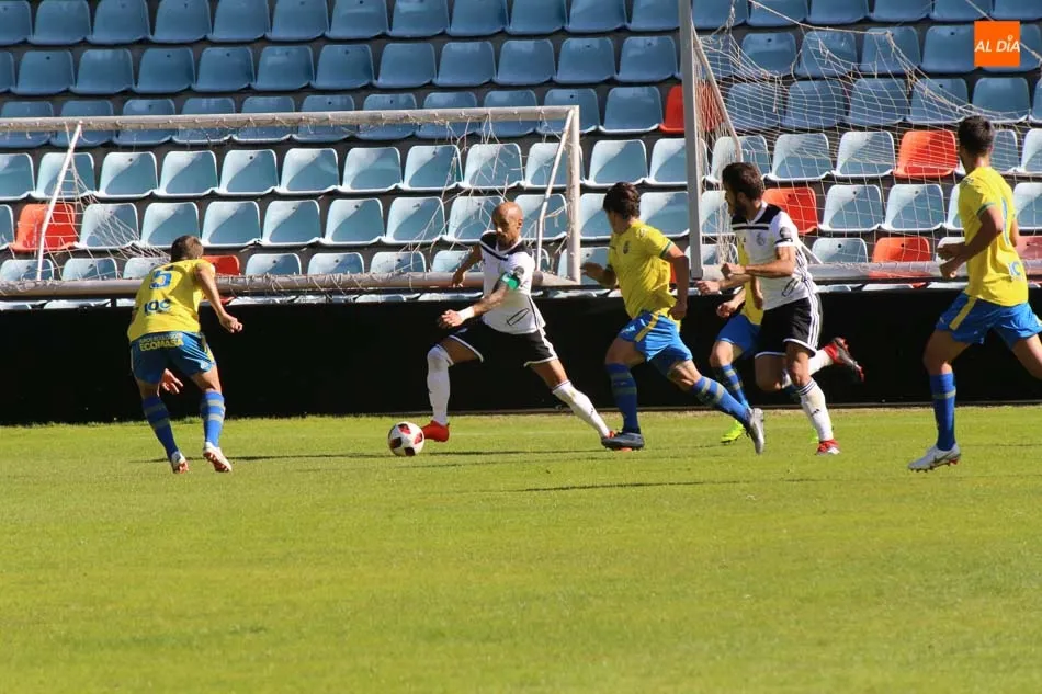 Foto 3 - El Salamanca UDS pone fin a su mala racha con una gran victoria ante Las Palmas Atl&eacute;tico (2-0)
