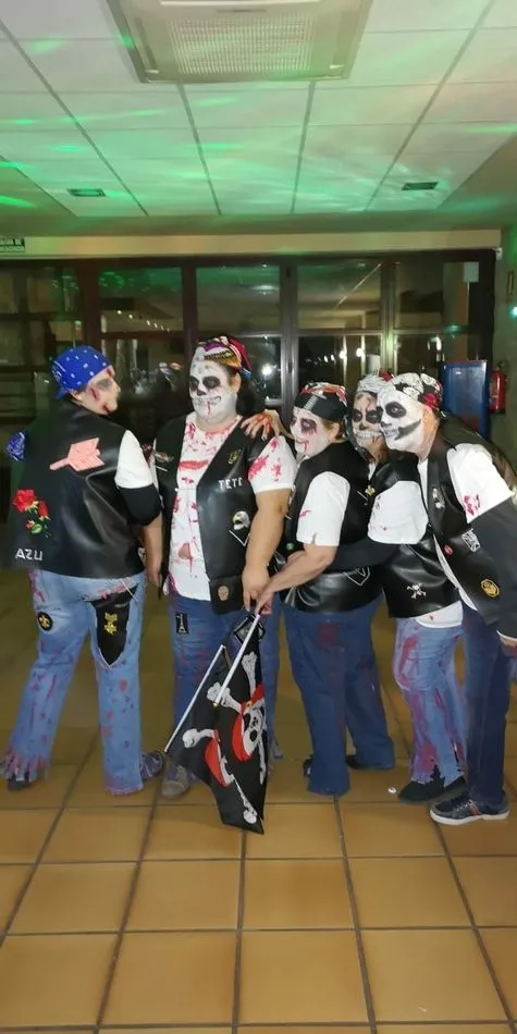 Foto 3 - El Bar Las Pe&ntilde;as de Sard&oacute;n de los Frailes &lsquo;siembra el terror&rsquo; en halloween  
