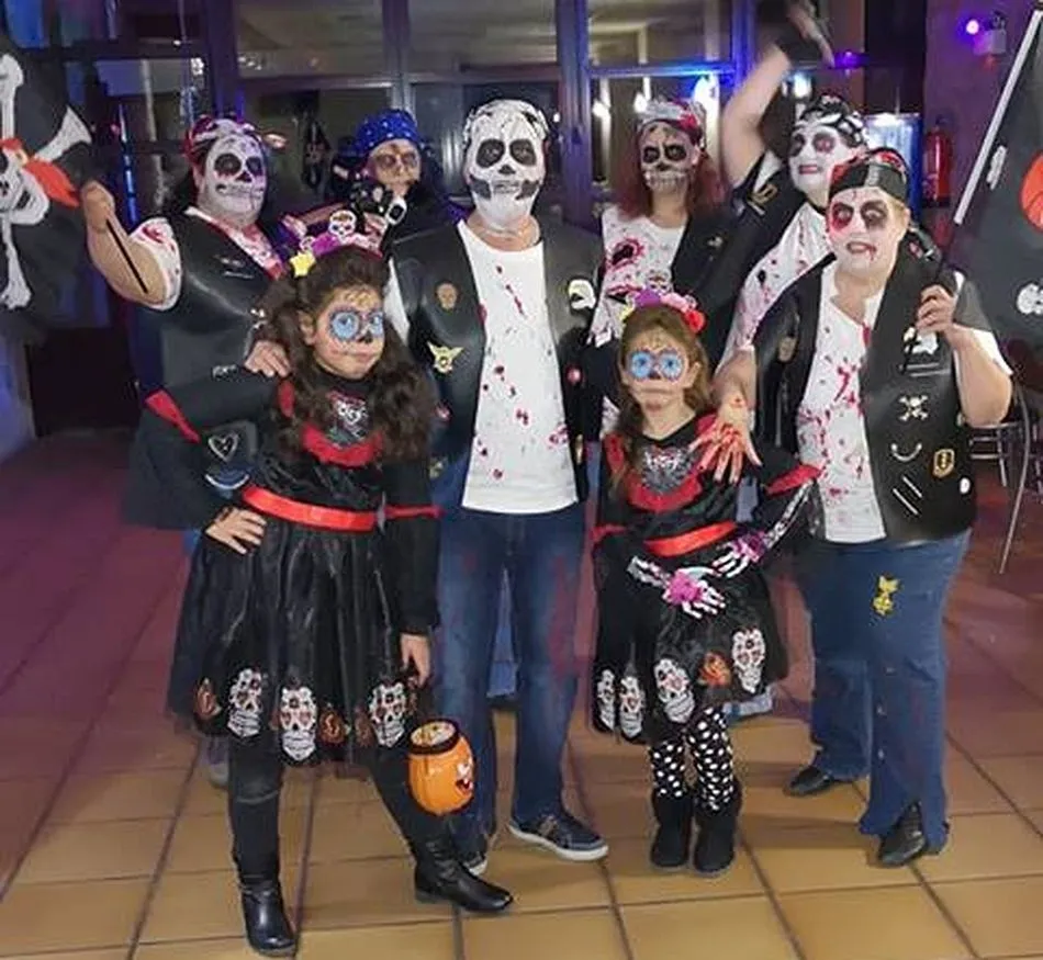 Foto 2 - El Bar Las Pe&ntilde;as de Sard&oacute;n de los Frailes &lsquo;siembra el terror&rsquo; en halloween  