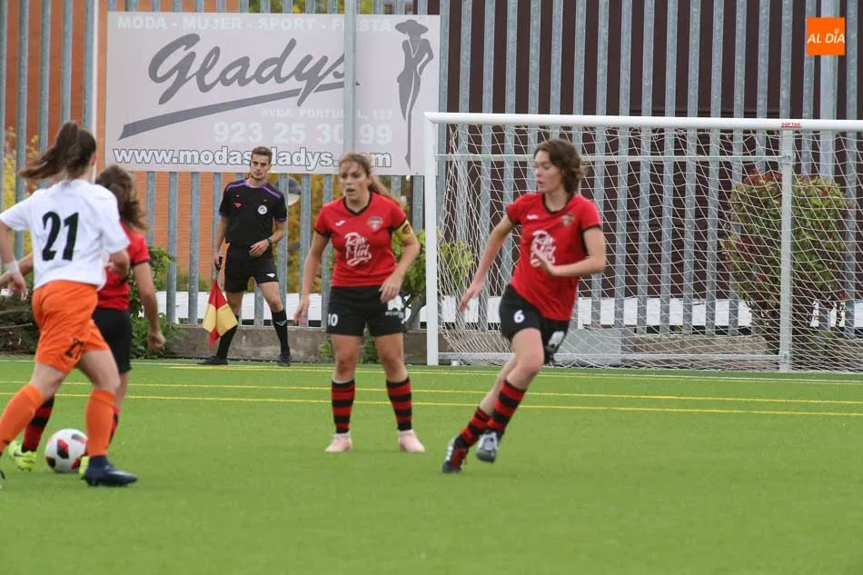 Foto 10 - El CD Salamanca FF pierde ante el Parquesol en el &uacute;ltimo suspiro de un partido loco (3-4)