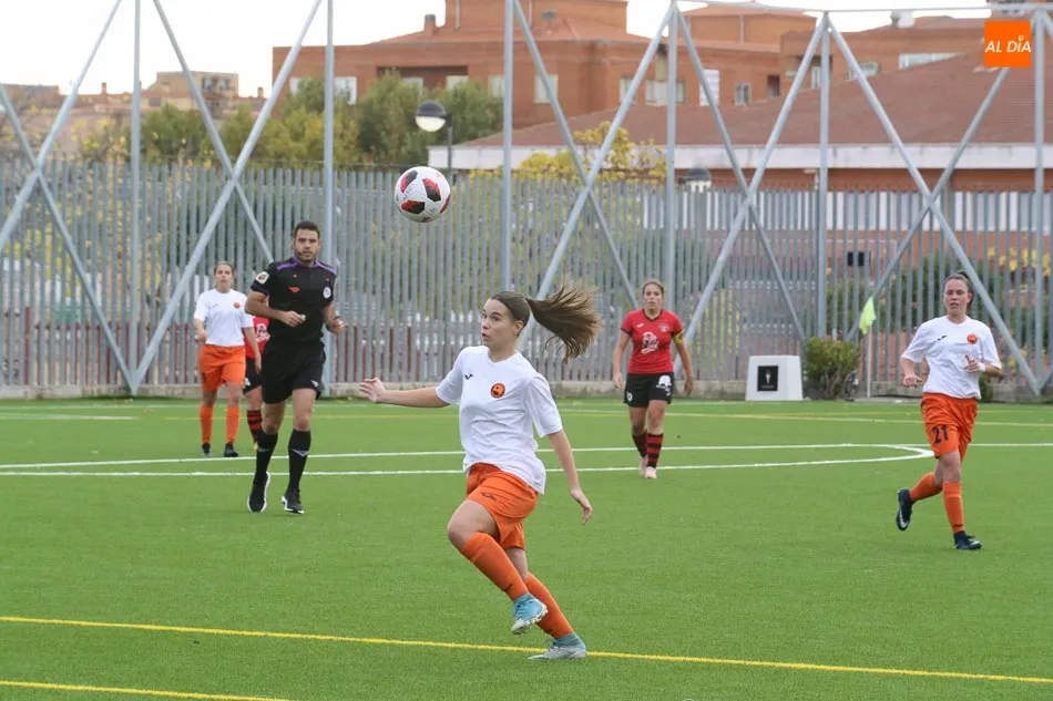 Foto 6 - El CD Salamanca FF pierde ante el Parquesol en el &uacute;ltimo suspiro de un partido loco (3-4)