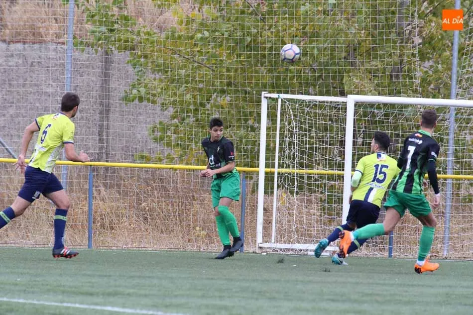 Foto 8 - Helm&aacute;ntico y Hergar &lsquo;B&rsquo; duermen l&iacute;deres tras la tercera jornada