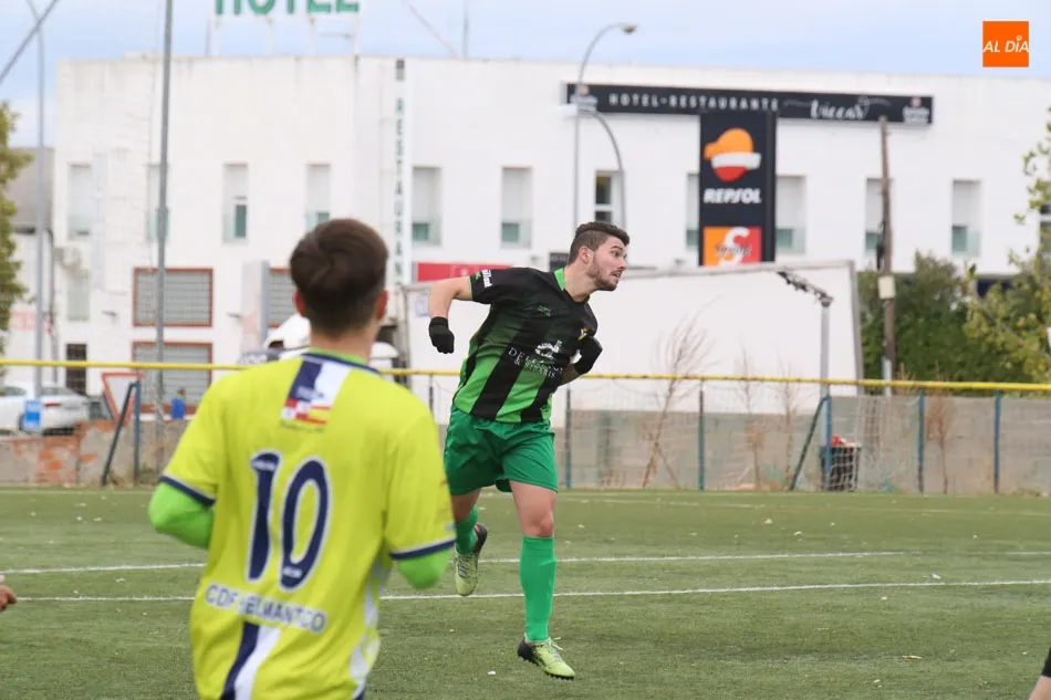 Foto 6 - Helm&aacute;ntico y Hergar &lsquo;B&rsquo; duermen l&iacute;deres tras la tercera jornada