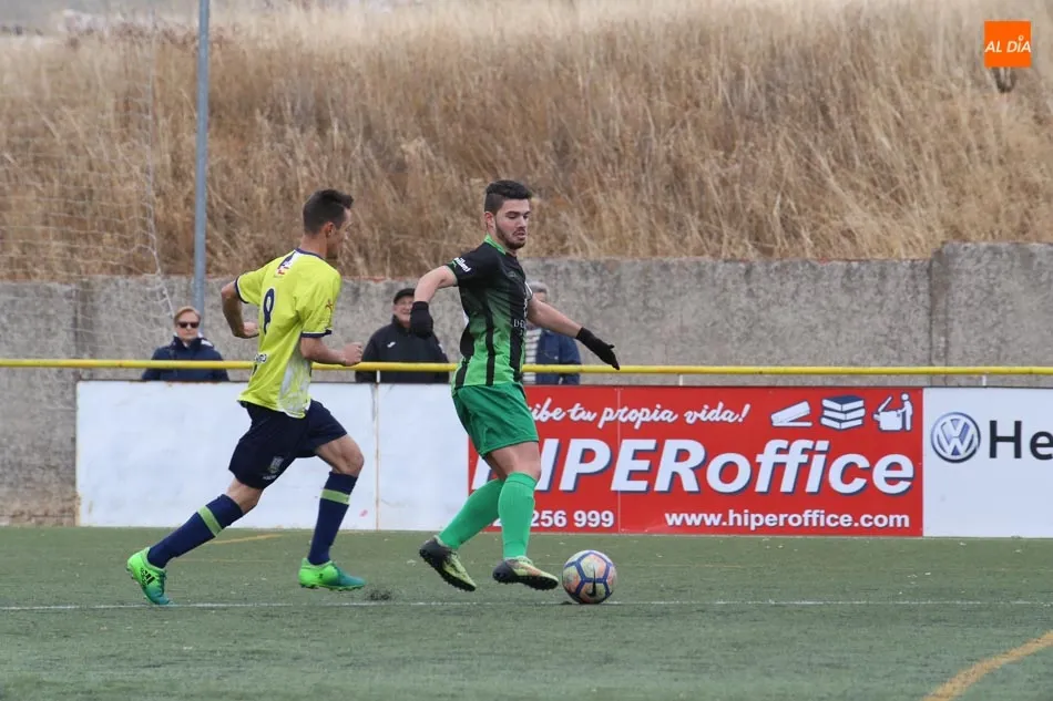 Foto 3 - Helm&aacute;ntico y Hergar &lsquo;B&rsquo; duermen l&iacute;deres tras la tercera jornada