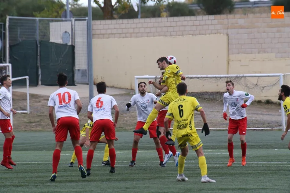 Foto 8 - El Santa Marta deja escapar vivo al Bupolsa (1-1)