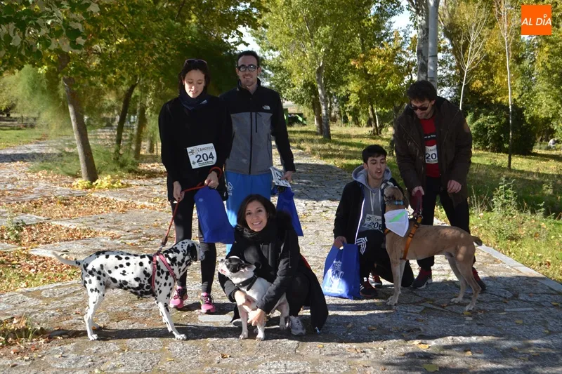 Foto 6 - Corredores y amantes de los animales se unen en el I Canicross Ciudad de Pe&ntilde;aranda