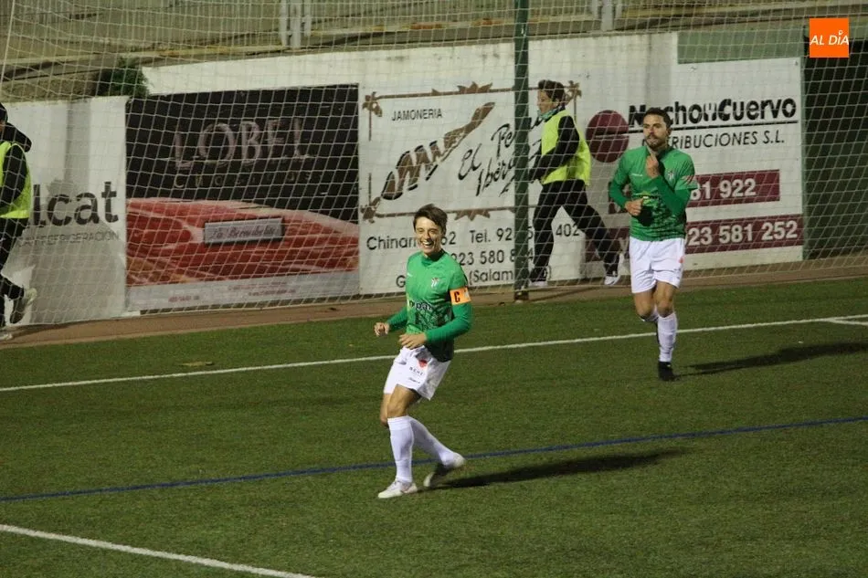 Foto 10 - El CD Guijuelo se endereza ante el Pontevedra y est&aacute; a un punto del cuarto&nbsp;(3-0)