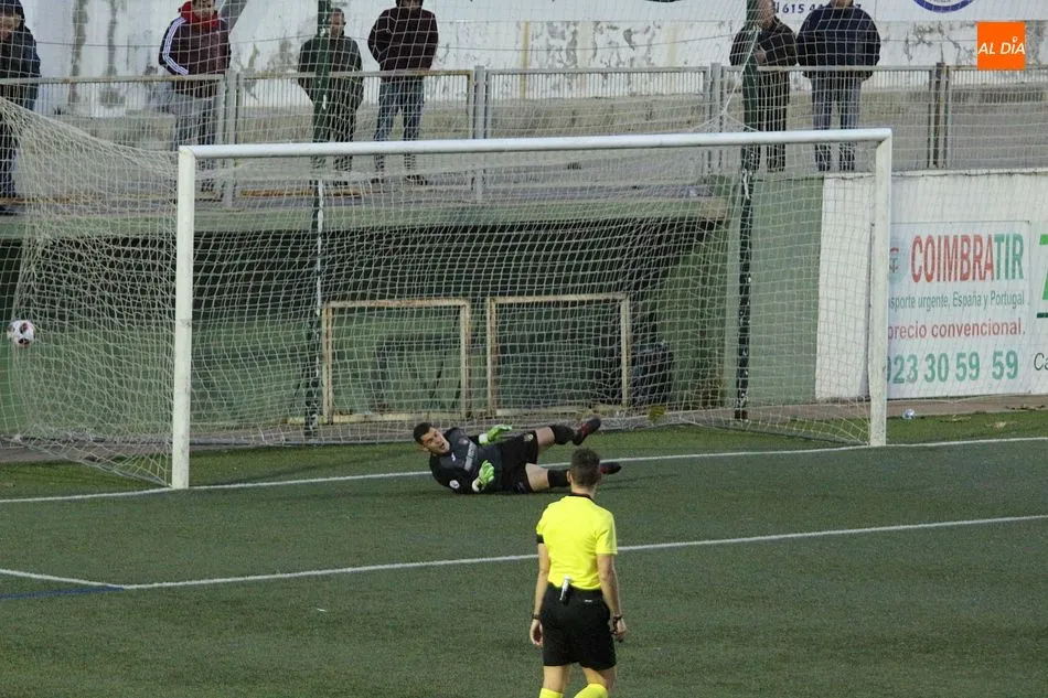 Foto 7 - El CD Guijuelo se endereza ante el Pontevedra y est&aacute; a un punto del cuarto&nbsp;(3-0)
