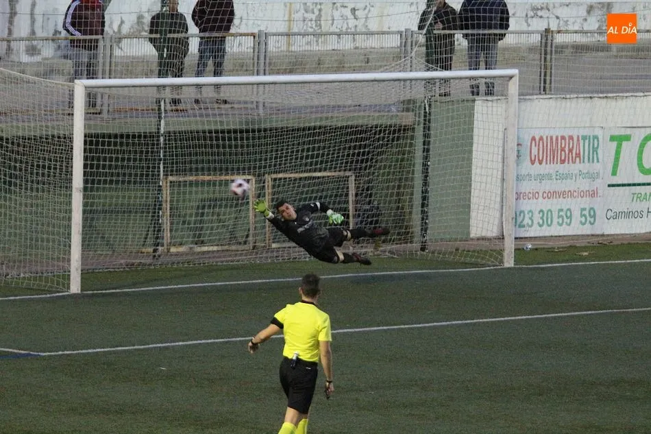 Foto 3 - El CD Guijuelo se endereza ante el Pontevedra y est&aacute; a un punto del cuarto&nbsp;(3-0)