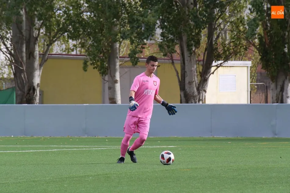 Foto 4 - Contundente goleada del Ribert (4-0) para sumarse al grupo cabecero y empates de B&eacute;jar y Ciudad...