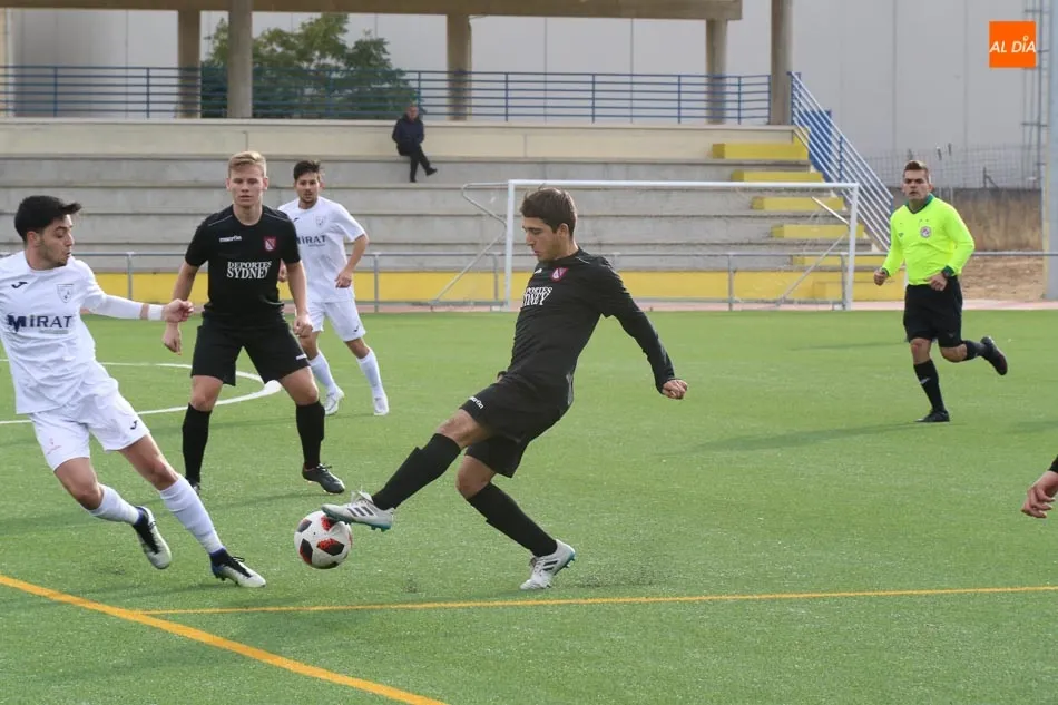 Foto 3 - Contundente goleada del Ribert (4-0) para sumarse al grupo cabecero y empates de B&eacute;jar y Ciudad...
