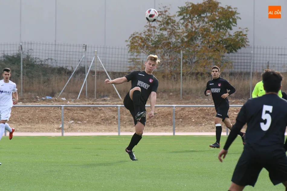 Foto 8 - Contundente goleada del Ribert (4-0) para sumarse al grupo cabecero y empates de B&eacute;jar y Ciudad...