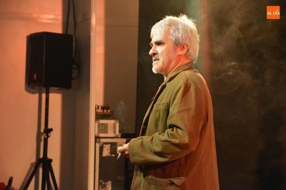 Foto 6 - Teatro del Azar cierra la Feria del Libro Antiguo y de Ocasi&oacute;n con un homenaje a Le&oacute;n Felipe