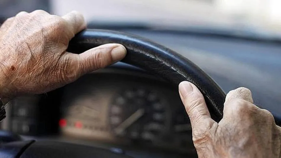 La Fiscalía alerta del aumento de conductores mayores que circulan sin permiso  