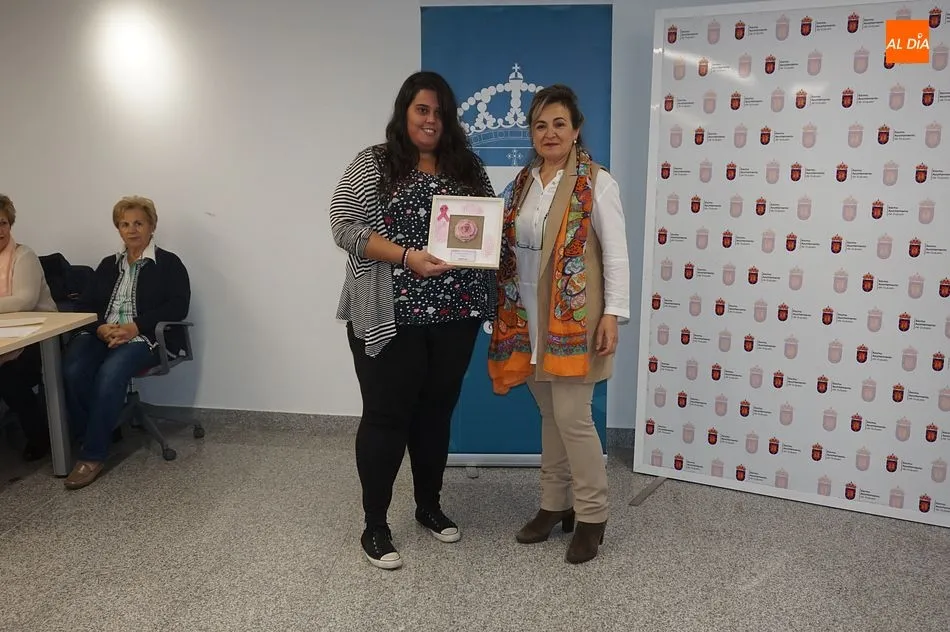 Foto 7 - Ib&eacute;ricos Nuria Mart&iacute;n gana el concurso de escaparates del D&iacute;a Mundial Contra el C&aacute;ncer
