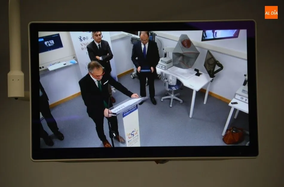 Foto 7 - La Facultad de Medicina estrena un laboratorio pionero en Espa&ntilde;a de base cr&aacute;neo lateral y anterior