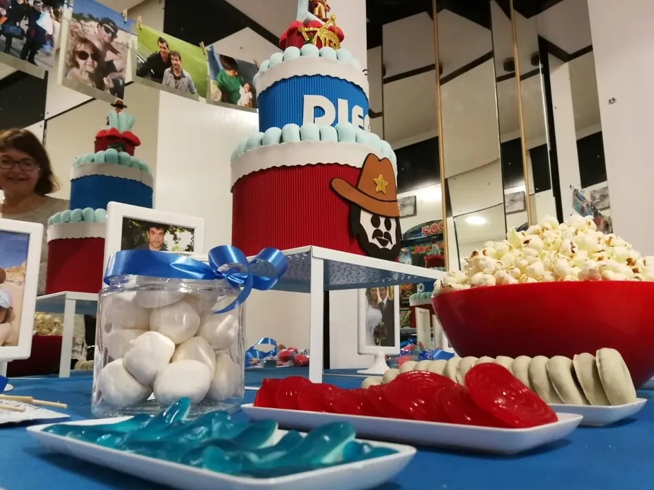 Foto 2 - Diego Manzano recibe una fiesta sorpresa por su 40 cumplea&ntilde;os
