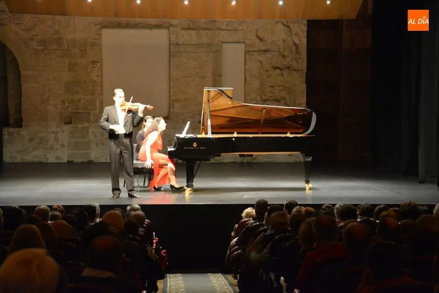 Foto 3 - Daniel R&ouml;hn y Milana Chernyavska sorprenden con una&nbsp;interpretaci&oacute;n de grandes cl&aacute;sicos en el...