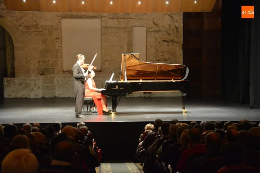 Foto 2 - Daniel R&ouml;hn y Milana Chernyavska sorprenden con una&nbsp;interpretaci&oacute;n de grandes cl&aacute;sicos en el...