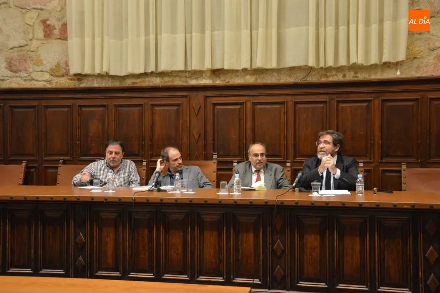 Enric Juliana e Íñigo Domínguez (centro) / Foto: Lydia González.