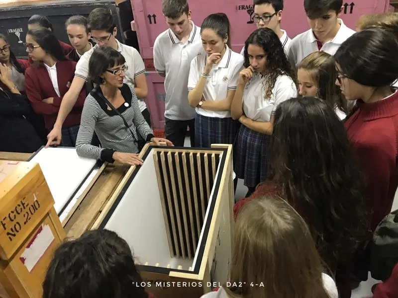 Foto 11 - Los alumnos de ESO del colegio San Juan Bosco visitan el DA2 y el Museo del Comercio  