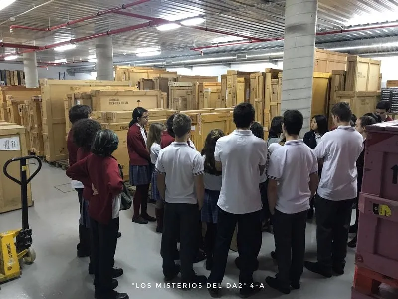 Foto 9 - Los alumnos de ESO del colegio San Juan Bosco visitan el DA2 y el Museo del Comercio  