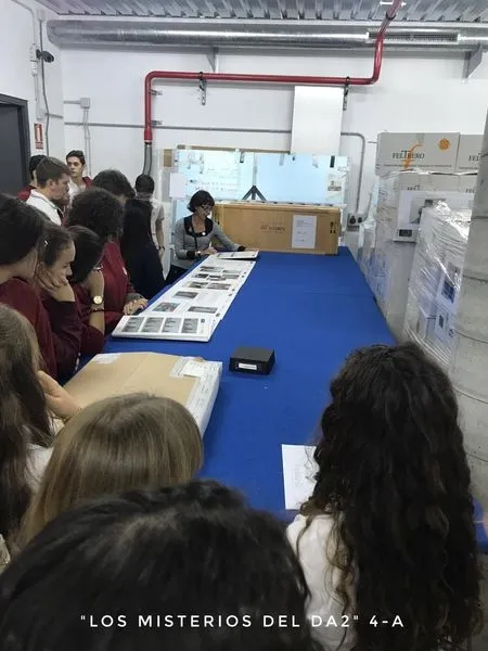 Foto 8 - Los alumnos de ESO del colegio San Juan Bosco visitan el DA2 y el Museo del Comercio  