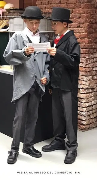 Foto 7 - Los alumnos de ESO del colegio San Juan Bosco visitan el DA2 y el Museo del Comercio  