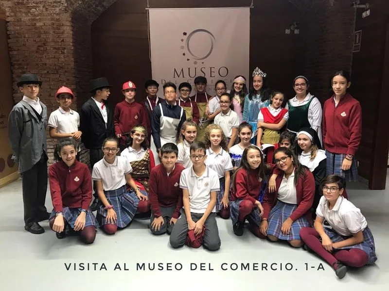 Foto 4 - Los alumnos de ESO del colegio San Juan Bosco visitan el DA2 y el Museo del Comercio  