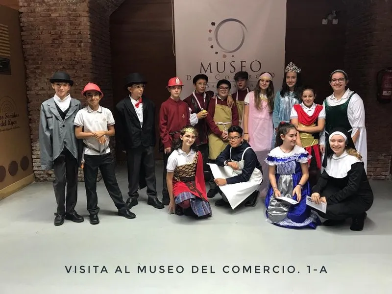Foto 3 - Los alumnos de ESO del colegio San Juan Bosco visitan el DA2 y el Museo del Comercio  