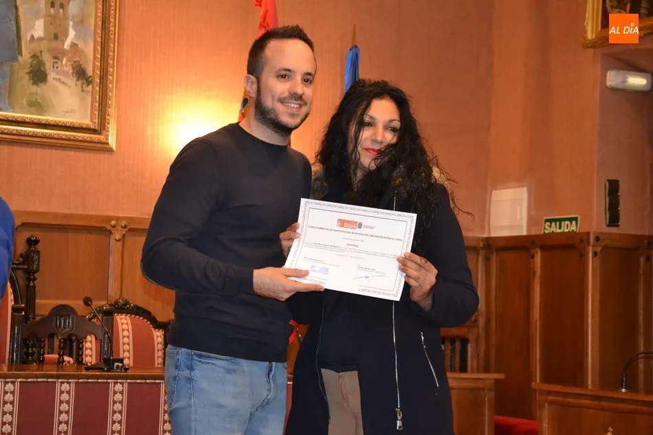Foto 4 - Una docena de personas completa el curso de formaci&oacute;n en el trabajo con la poblaci&oacute;n gitana  
