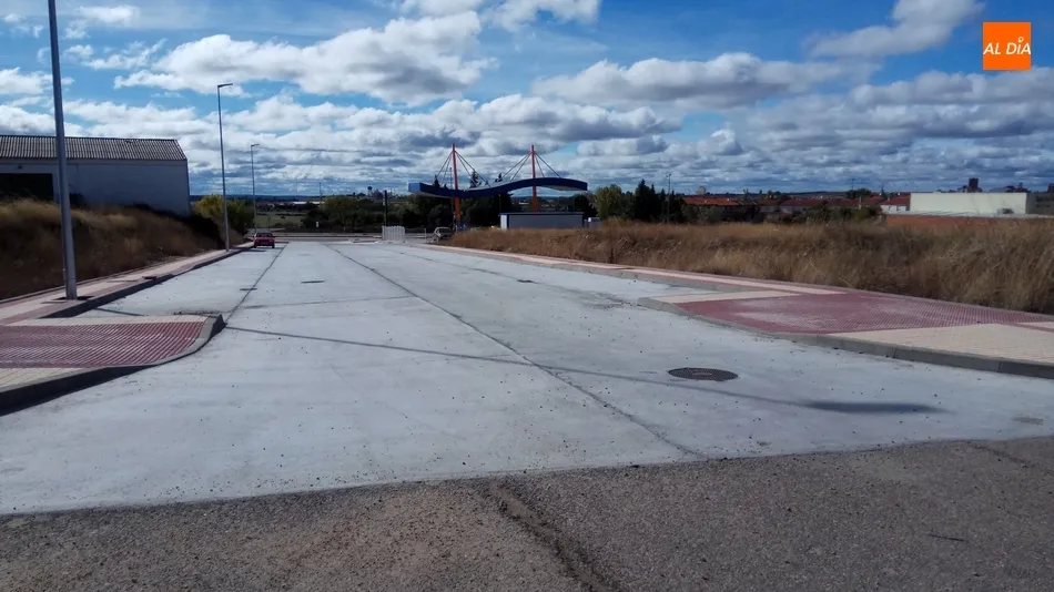 Foto 5 - El final de las obras del pol&iacute;gono, a falta de que Iberdrola instale un transformador  
