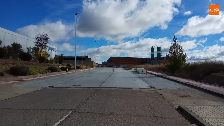 Foto 4 - El final de las obras del pol&iacute;gono, a falta de que Iberdrola instale un transformador  