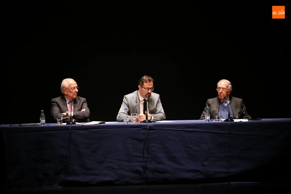 Foto 8 - La crisis social, pol&iacute;tica y jur&iacute;dica desde el punto de vista de Marcelino Oreja&nbsp;y&nbsp;Fernando...