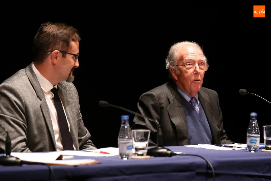 Foto 4 - La crisis social, pol&iacute;tica y jur&iacute;dica desde el punto de vista de Marcelino Oreja&nbsp;y&nbsp;Fernando...