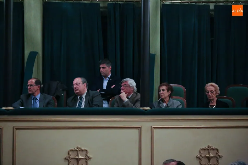 Foto 2 - La crisis social, pol&iacute;tica y jur&iacute;dica desde el punto de vista de Marcelino Oreja&nbsp;y&nbsp;Fernando...