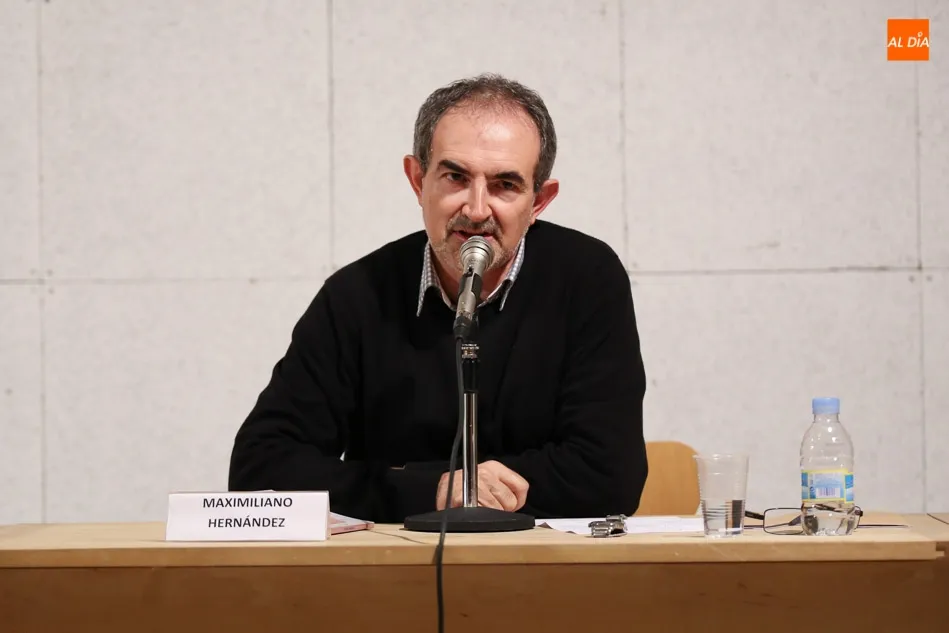 Foto 5 - Maximiliano Hern&aacute;ndez presenta su nueva obra &nbsp;&lsquo;La mirada mir&iacute;fica&rsquo; en la Casa de las Conchas ...