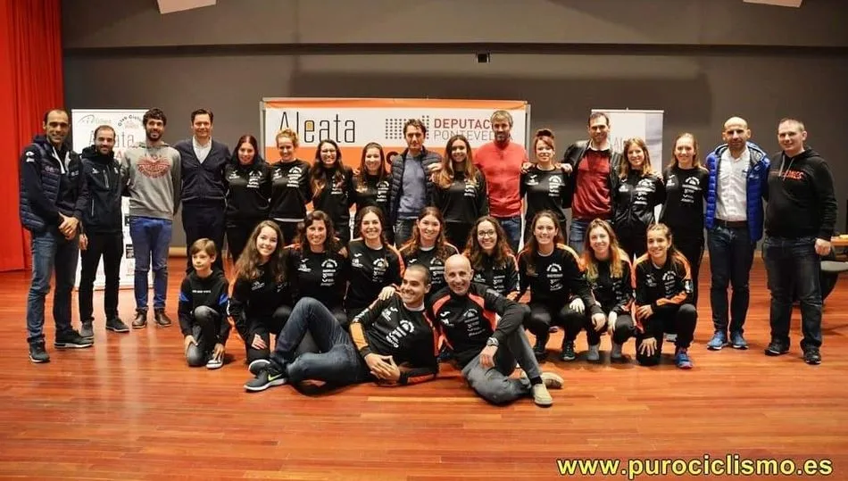 Presentación del equipo femenino del Club Ciclista Farto-Aleata