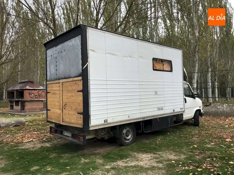 Un ciudadano francés solicita ayuda para reparar su autocaravana y regresar a su país