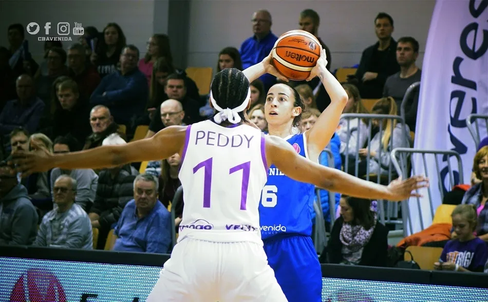 Foto 2 - Perfumer&iacute;as Avenida se estrena fuera de casa con una trabajada victoria frente al TTT Riga (56-68)