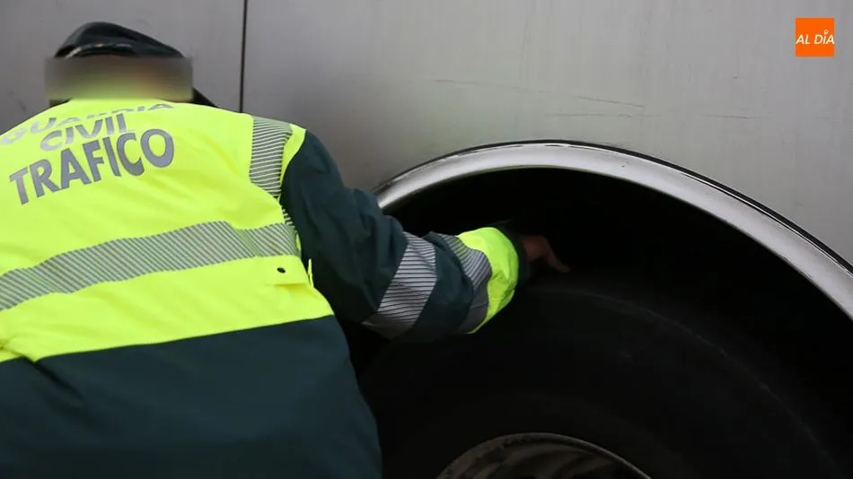 La Agrupación de Tráfico de la Guardia Civil realiza controles para garantizar la seguridad vial