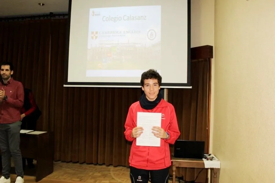 Foto 4 - Alumnos del colegio Calasanz reciben su certificado de los ex&aacute;menes de Cambridge English