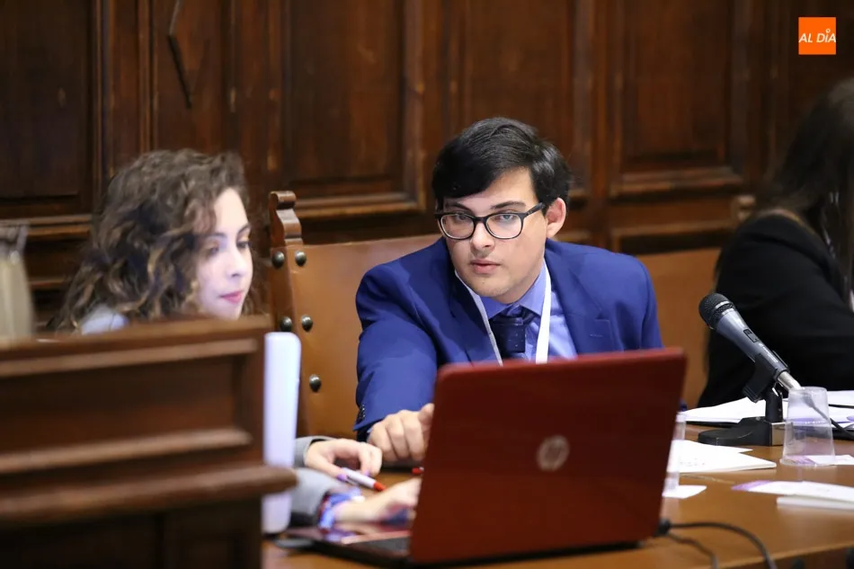 Foto 5 - Acercamiento a la pol&iacute;tica en la II Simulaci&oacute;n del Congreso de los Diputados (SICOD)