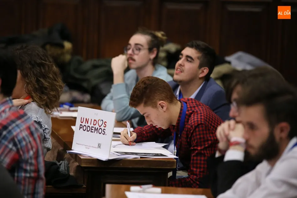 Foto 4 - Acercamiento a la pol&iacute;tica en la II Simulaci&oacute;n del Congreso de los Diputados (SICOD)