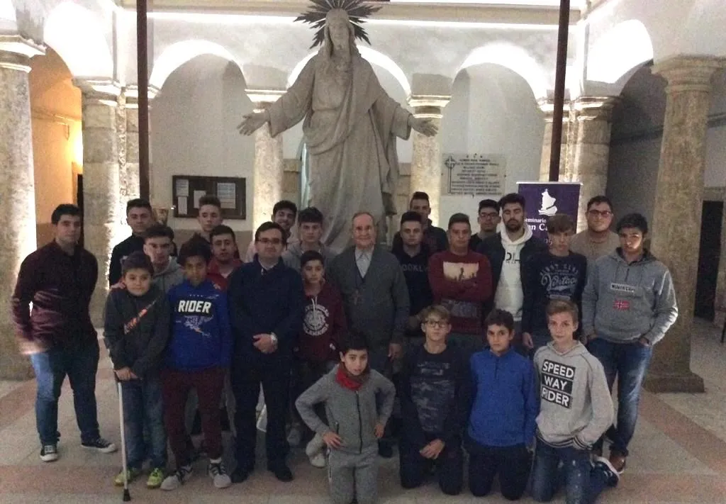 El Obispo emérito de Cajazeiras (Brasil) mantiene un encuentro con los alumnos del Seminario Menor ...