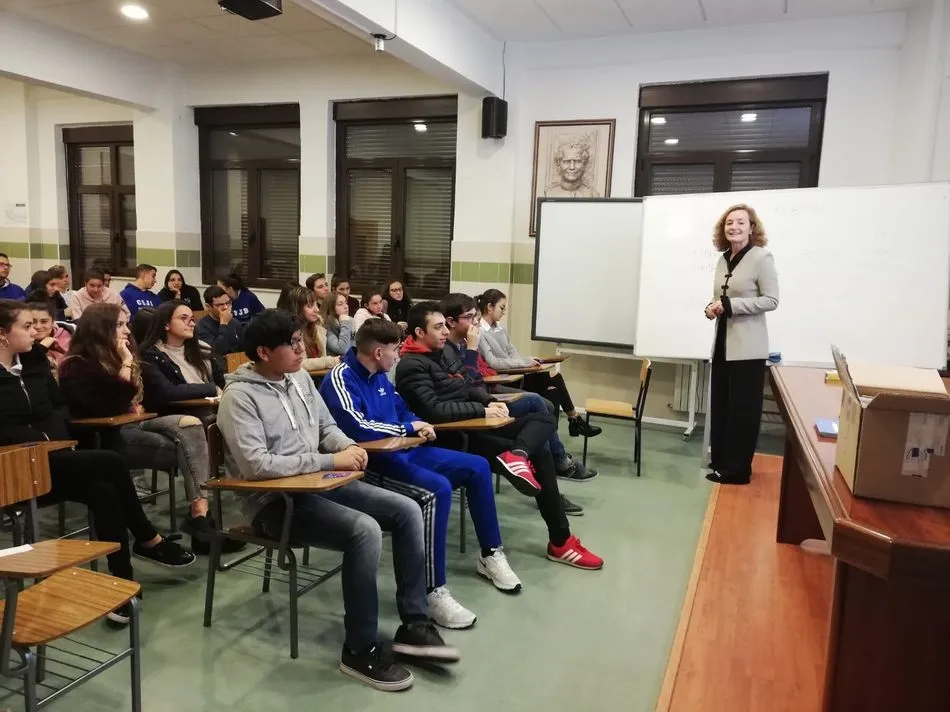 Foto 3 - Los alumnos del Colegio San Juan Bosco conocen el funcionamiento de las instituciones europeas