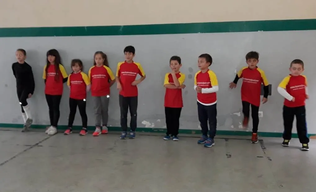 Foto 6 - Cerca de 90 ni&ntilde;os y j&oacute;venes participan este curso en la Escuela de Atletismo  