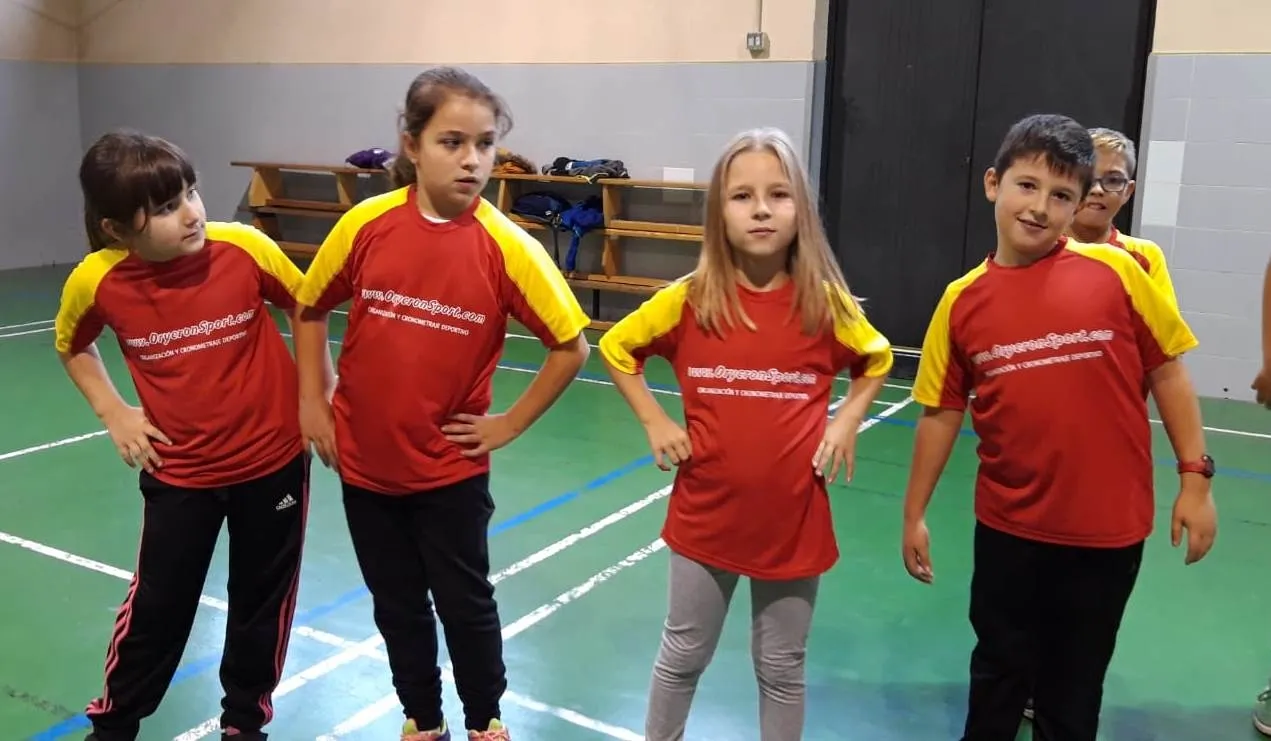 Foto 8 - Cerca de 90 ni&ntilde;os y j&oacute;venes participan este curso en la Escuela de Atletismo  